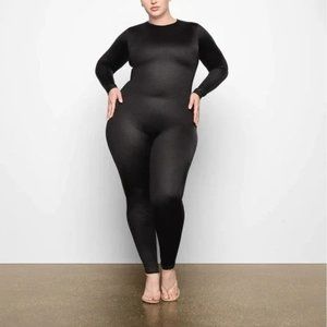 SKIMS All-In-One Shine Crew Neck Long Sleeve Onesie in Onyx Size Small
